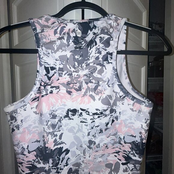 Crop Top /Activewear - Picture 2 of 3